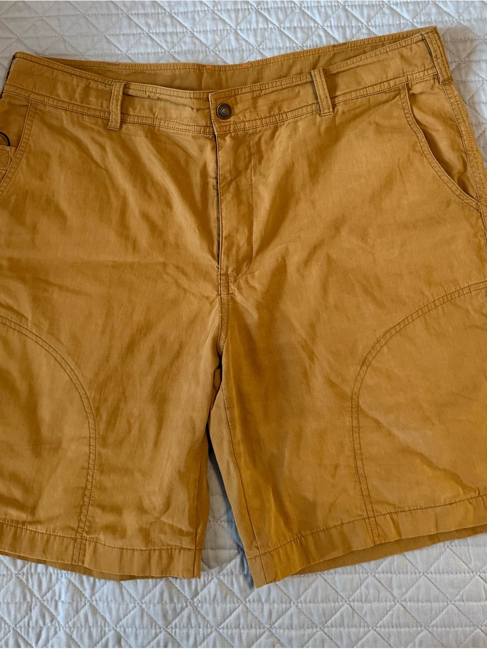 Orvis Men's Golden Brown Flat-Front Shorts